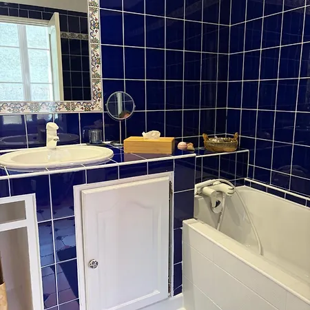 Holiday home Mas De L'esperluette Entre Nimes Et Cevennes, Piscine, Jacuzzi