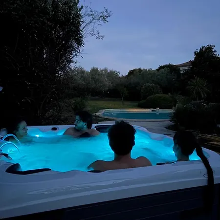Mas De L'esperluette Entre Nimes Et Cevennes, Piscine, Jacuzzi